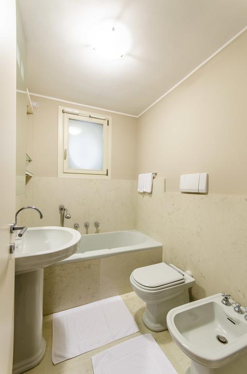 Duomo Guesthouse Piacenza Szoba fotó